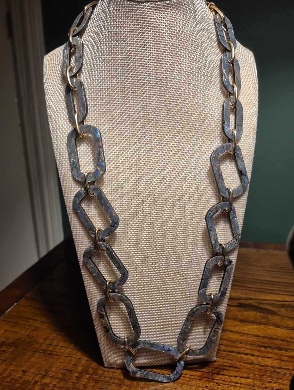 1946 Acrylic Chain Link Iridescent Reversible Necklace